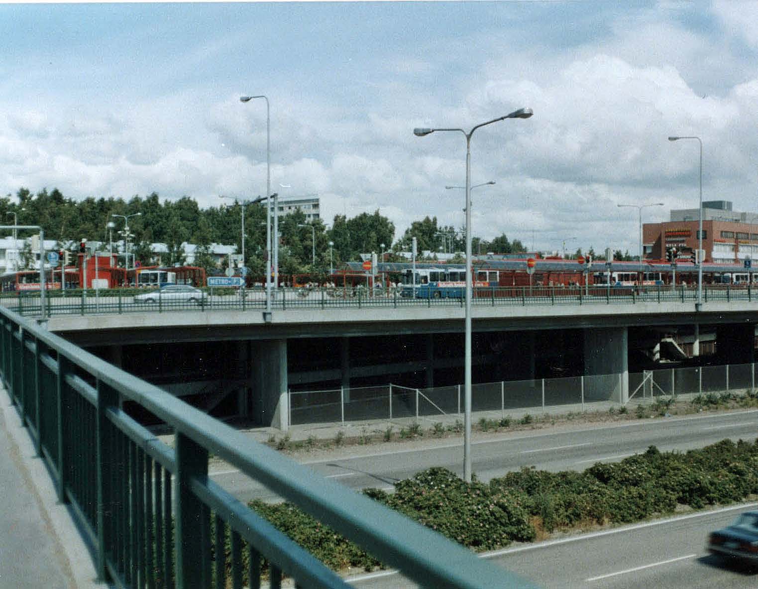 itakeskus_1986_metroas_suuntaa.jpg